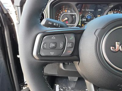 2026 Jeep Gladiator — photo 17 view