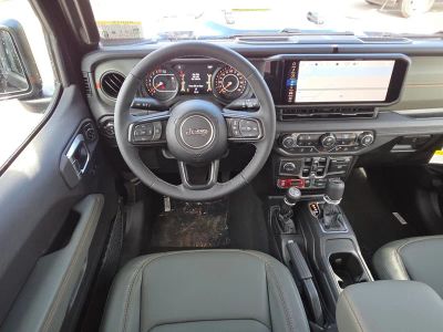 2026 Jeep Gladiator — photo 10 view