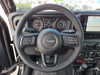 2026 Jeep Gladiator — photo 16 view