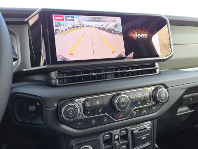 2026 Jeep Gladiator — photo 20 view