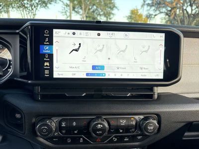 2025 Jeep Wrangler — photo 22 view