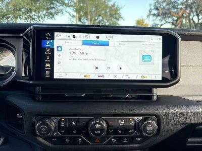2025 Jeep Wrangler — photo 23 view