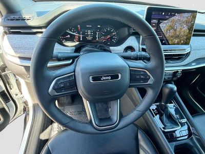2023 Jeep Compass — photo 37 view