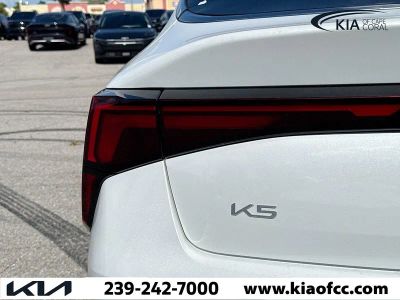 2026 Kia K5 — photo 9 view