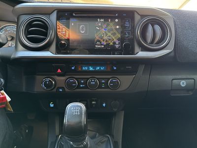 2019 Toyota Tacoma - Photo 16
