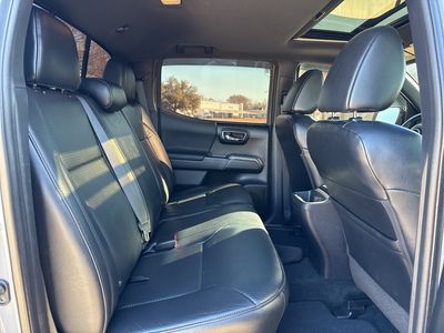 2019 Toyota Tacoma - Photo 10