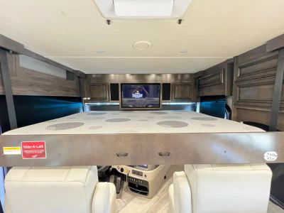 2021 Fleetwood DISCOVERY - Photo 4