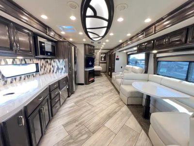 2021 Fleetwood DISCOVERY - Photo 5