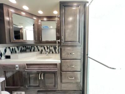2021 Fleetwood DISCOVERY - Photo 20