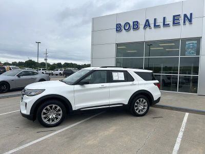 2025 Ford Explorer Active in Star White Metallic Tri-Coat — front three-quarter view