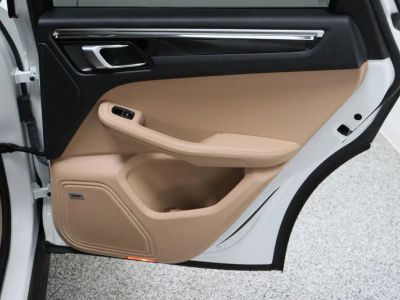 2023 Porsche Macan AWD - Photo 36