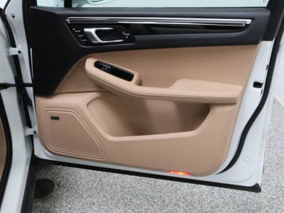 2023 Porsche Macan AWD - Photo 38