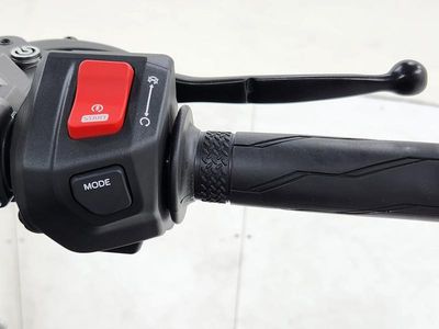 2025 Yamaha XSR900 - Photo 12