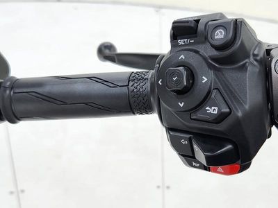 2025 Yamaha XSR900 - Photo 13