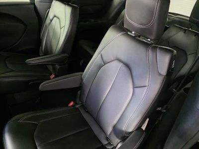2026 Chrysler Pacifica — photo 16 view