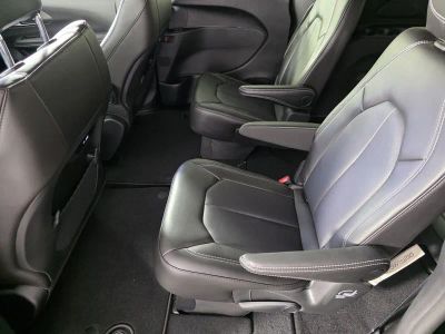 2026 Chrysler Pacifica — photo 14 view