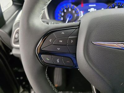 2026 Chrysler Pacifica — photo 20 view