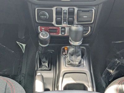 2026 Jeep Wrangler — photo 19 view