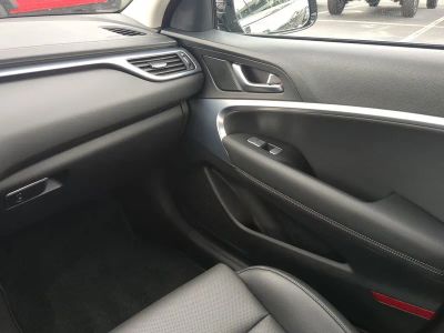 2023 Genesis G70 — photo 17 view