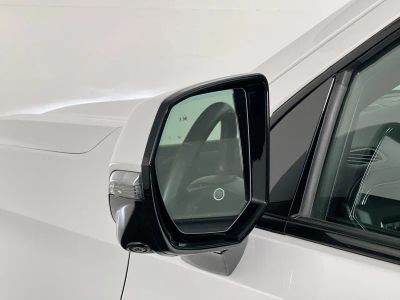 2023 Chevrolet Tahoe — photo 10 view