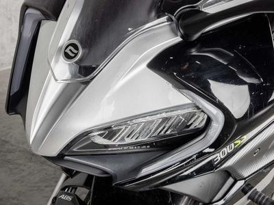 2022 CFMOTO 300SS - Photo 14