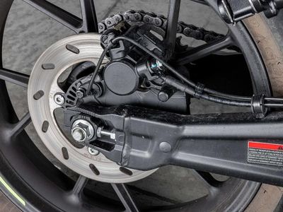 2022 CFMOTO 300SS - Photo 7