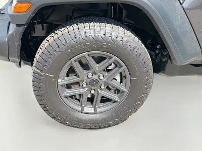 2026 Jeep Wrangler — photo 39 view