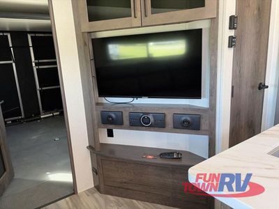2023 Alliance RV Valor - Photo 8