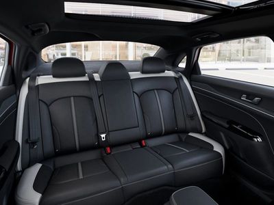 2026 Kia K5 - Photo 33