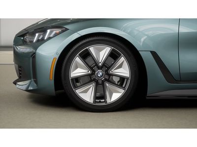 2026 BMW i4 - Photo 7