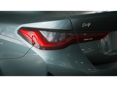 2026 BMW i4 - Photo 8
