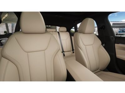 2026 BMW i4 - Photo 11