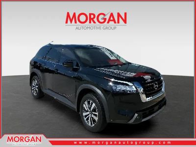2024 Nissan Pathfinder SL in Black — front three-quarter view