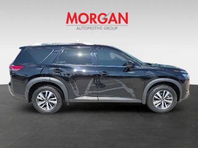 2024 Nissan Pathfinder — rear three-quarter view