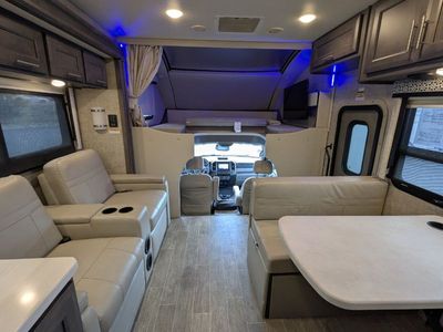 2022 Thor Motor Coach Omni - Photo 22