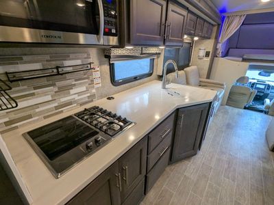 2022 Thor Motor Coach Omni - Photo 15