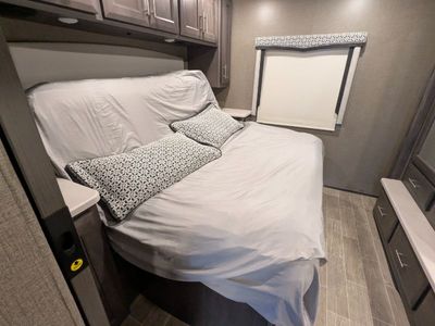 2022 Thor Motor Coach Omni - Photo 3