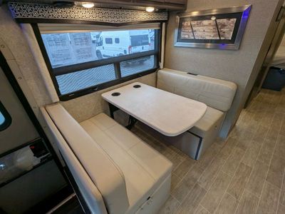 2022 Thor Motor Coach Omni - Photo 17