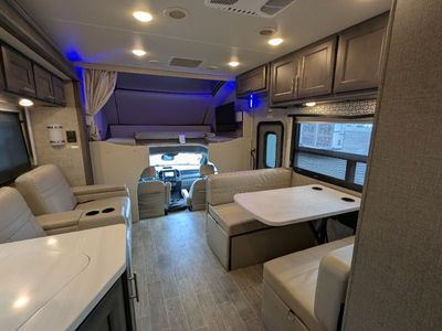 2022 Thor Motor Coach Omni - Photo 12