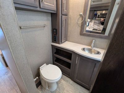 2022 Thor Motor Coach Omni - Photo 5
