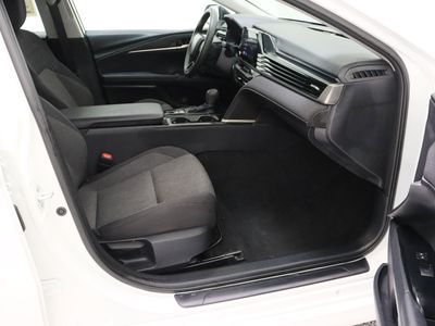 2025 Toyota Camry FWD - Photo 36