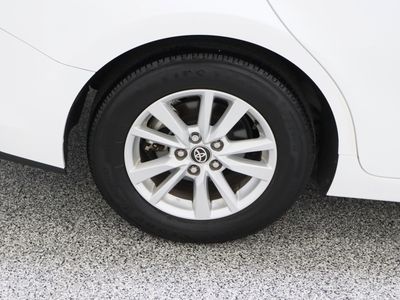 2025 Toyota Camry FWD - Photo 6