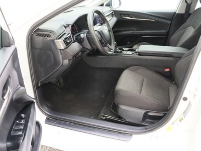 2025 Toyota Camry FWD - Photo 14
