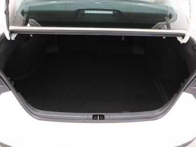 2025 Toyota Camry FWD - Photo 31