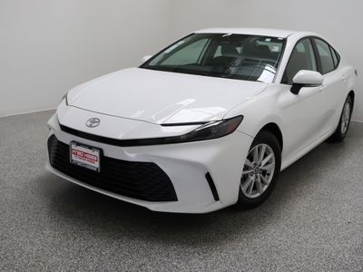 2025 Toyota Camry FWD - Photo 2