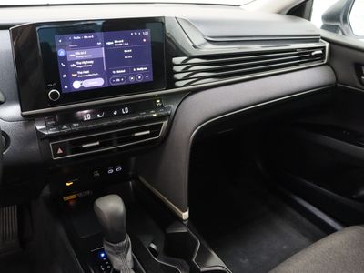 2025 Toyota Camry FWD - Photo 15