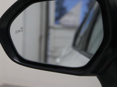 2025 Toyota Camry FWD - Photo 21