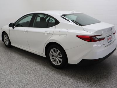 2025 Toyota Camry FWD - Photo 9