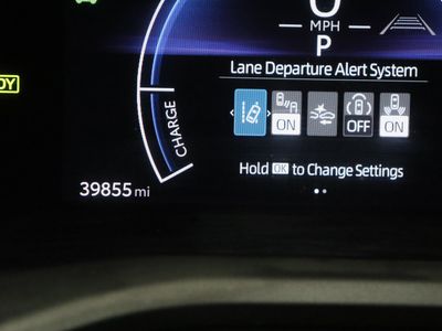 2025 Toyota Camry FWD - Photo 39