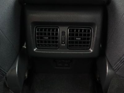 2025 Toyota Camry FWD - Photo 28